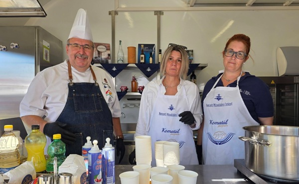 Proh&aacute;szka B&eacute;la &eacute;s munkat&aacute;rsai k&eacute;sz&iacute;tett&eacute;k a finoms&aacute;gok j&oacute;r&eacute;sz&eacute;t