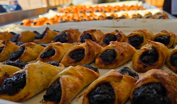 A men&uuml; r&eacute;sze volt a szilvalekv&aacute;ros tepertős papucs Tokaji m&aacute;rt&aacute;ssal