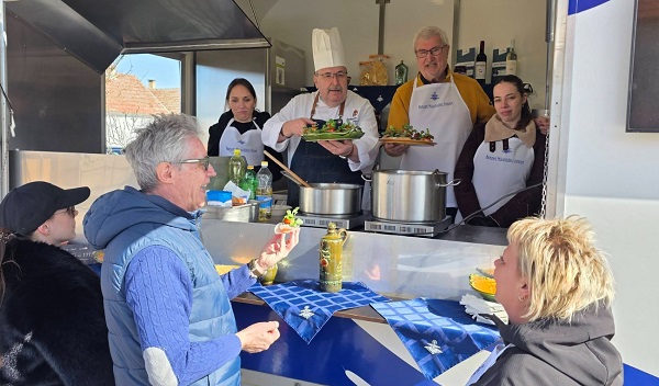 A kuruc kor hangulat&aacute;t id&eacute;zt&eacute;k meg a R&aacute;k&oacute;czi eml&eacute;k&eacute;v alkalm&aacute;b&oacute;l Eszt&aacute;ron