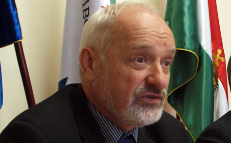 Kardev&aacute;n Endre 