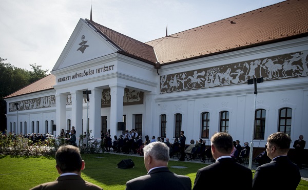 Átadták a Nemzeti Művelődési Intézet új székházát