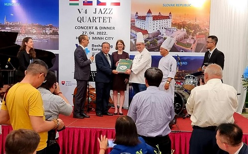 Ízletes hungarikumok kápráztatták el a jazz szerelmeseit Vietnámban