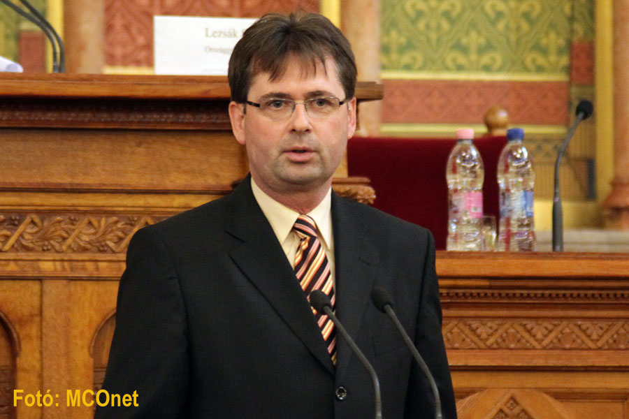 Dr. Horváth Zsolt 